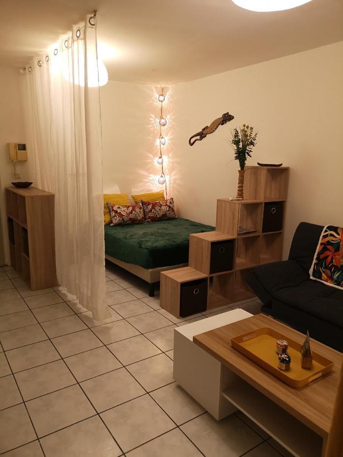 Superbe appartement à 5min de la plage 2min du CHU Saint Pierre Exterior foto
